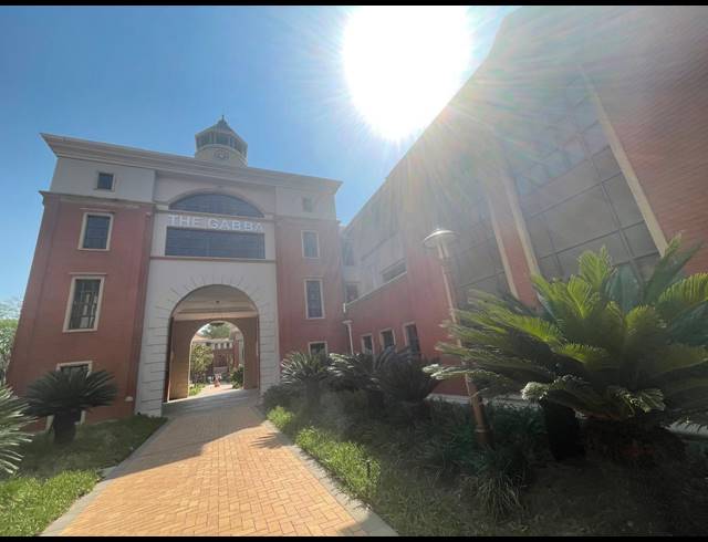 175M² OFFICE TO LET IN BRYANSTON